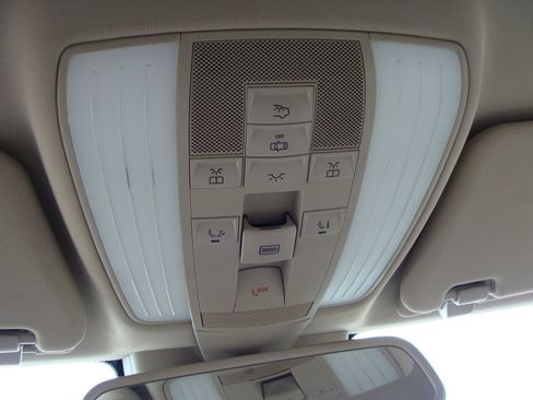 Used 2016 Mercedes-Benz E 350 Sedan image 37
