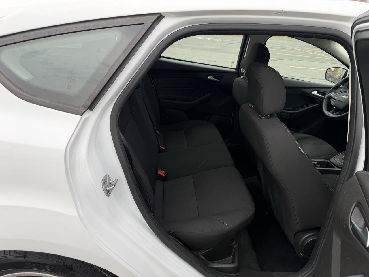 Used 2016 Ford Focus SE FWD image 12