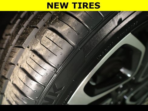 Used 2024 Chevrolet Trax RS w/ Sunroof Package image 5