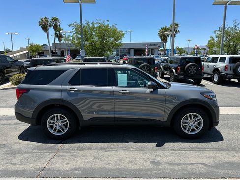 Certified 2026 Ford Explorer Active w/ Active Comfort Package RWD image 9