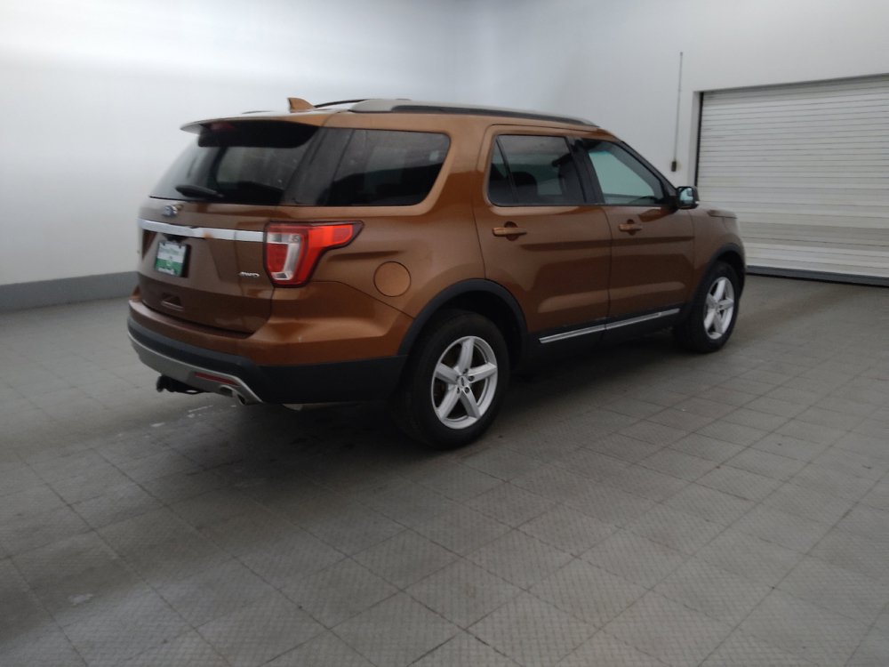 Used 2017 Ford Explorer XLT AWD/4WD image 10