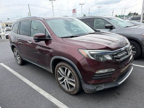 Used 2017 Honda Pilot Touring image 13