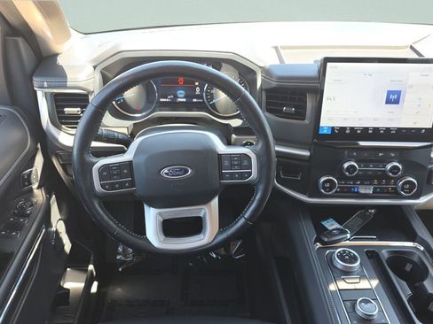 Used 2024 Ford Expedition XLT AWD/4WD image 11
