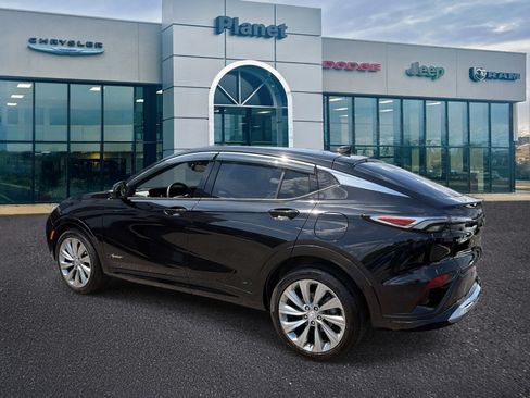 Used 2025 Buick Envista Avenir FWD image 3