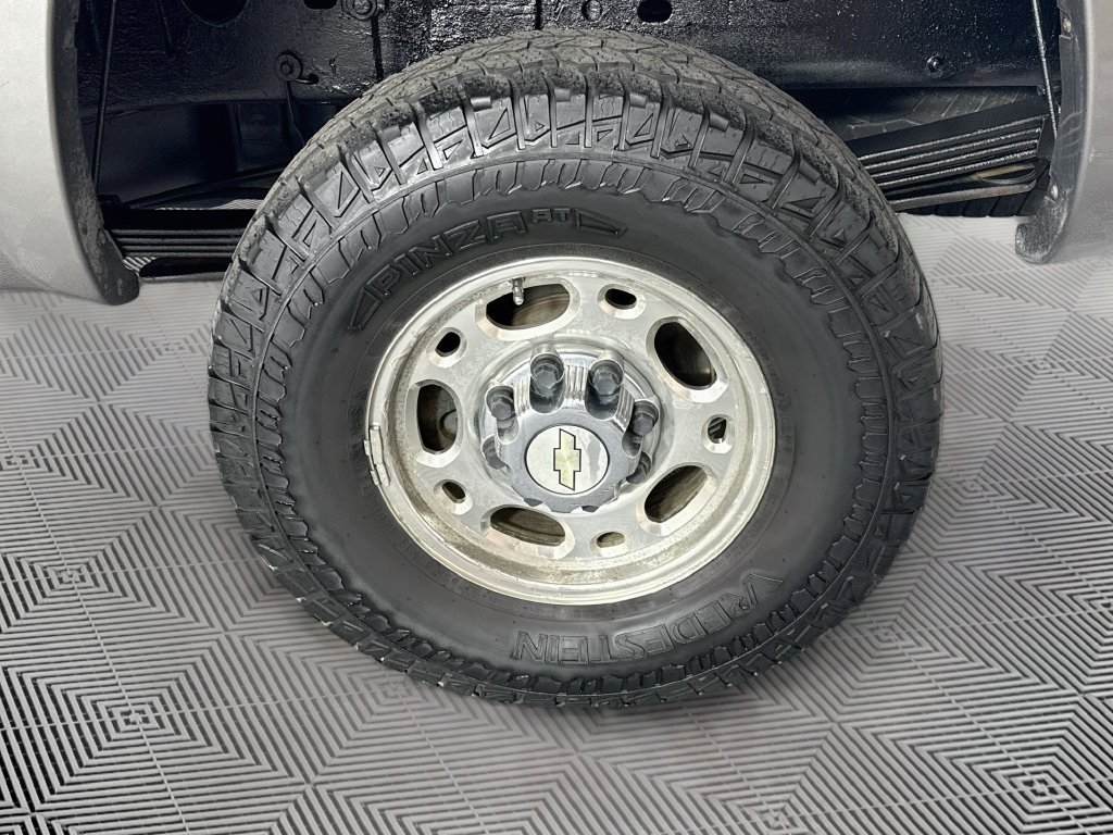 Used 2006 Chevrolet Silverado 2500 LT AWD/4WD image 26