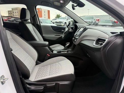 Used 2022 Chevrolet Equinox LT FWD image 3