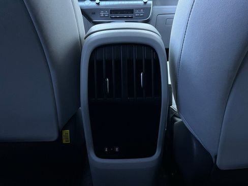 Used 2025 Hyundai Kona SEL image 13