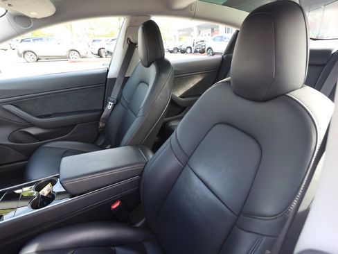 Used 2018 Tesla Model 3 Long Range image 15