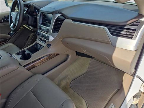 Used 2017 GMC Yukon SLT image 23