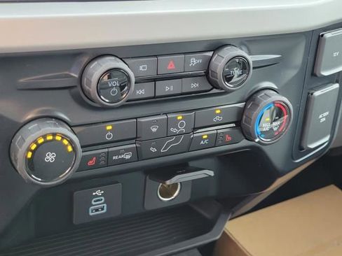 New 2026 Ford F350 XLT w/ XLT Premium Package image 40