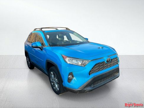 Certified 2021 Toyota RAV4 XLE Premium w/ Carpet Mat Package (TMS) FWD image 5