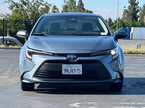Used 2024 Toyota Corolla LE w/ LE Convenience Package FWD image 9