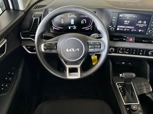 Certified 2023 Kia Sportage LX FWD image 11