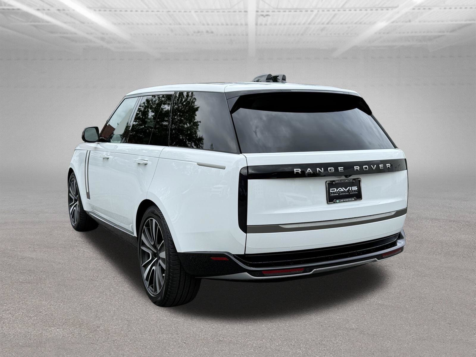 Certified 2025 Land Rover Range Rover SE AWD/4WD image 6