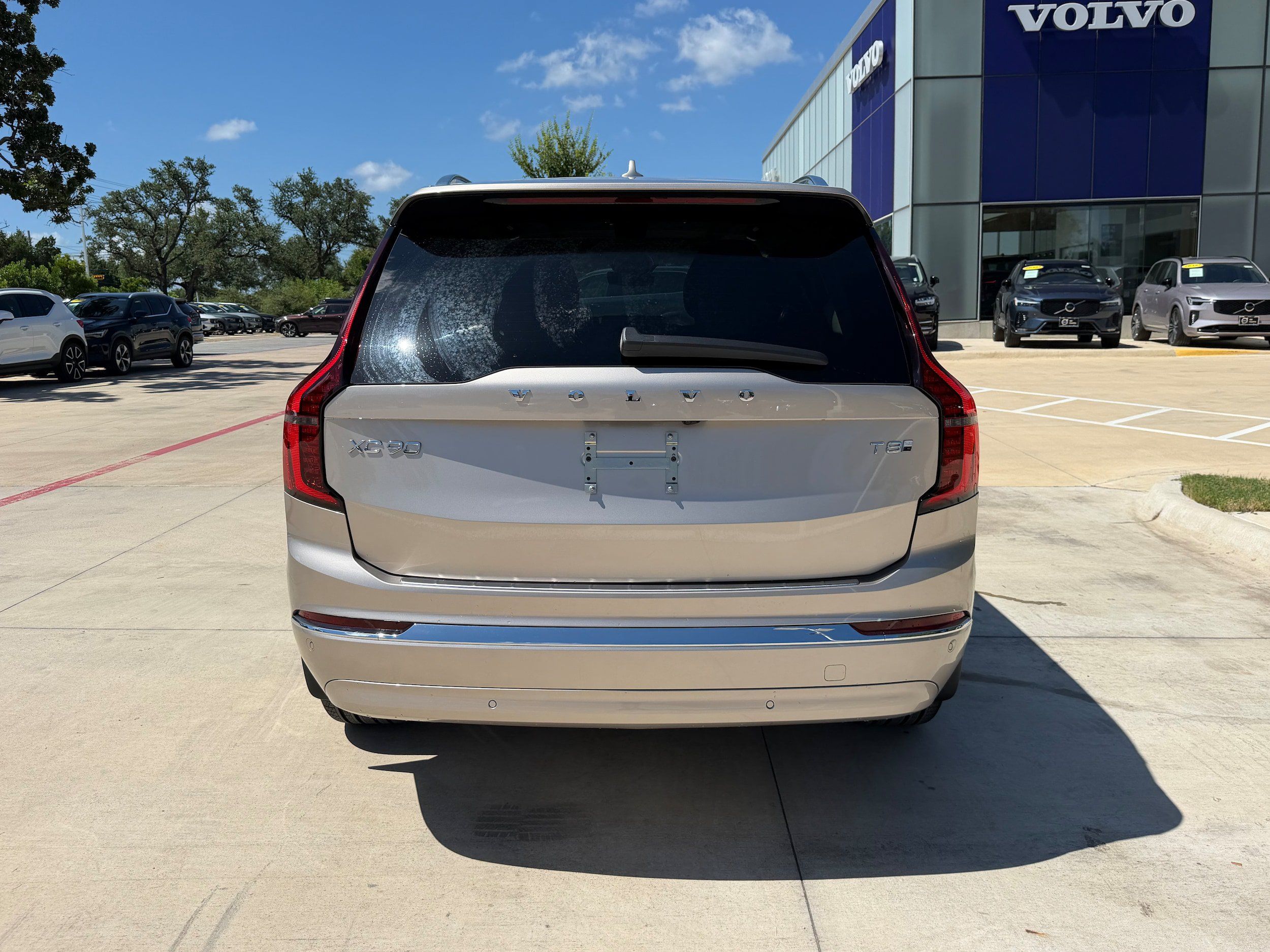 New 2026 Volvo XC90 T8 Plus w/ Protection Package Premier AWD/4WD image 5