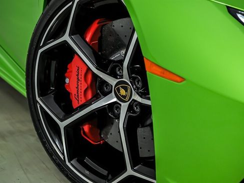 Used 2020 Lamborghini Huracan EVO AWD/4WD image 4