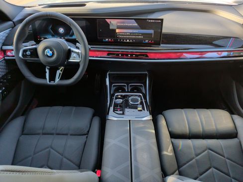 Certified 2025 BMW 760i xDrive w/ Executive Package image 30