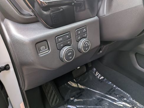 Used 2024 Chevrolet Silverado 1500 ZR2 AWD/4WD image 12