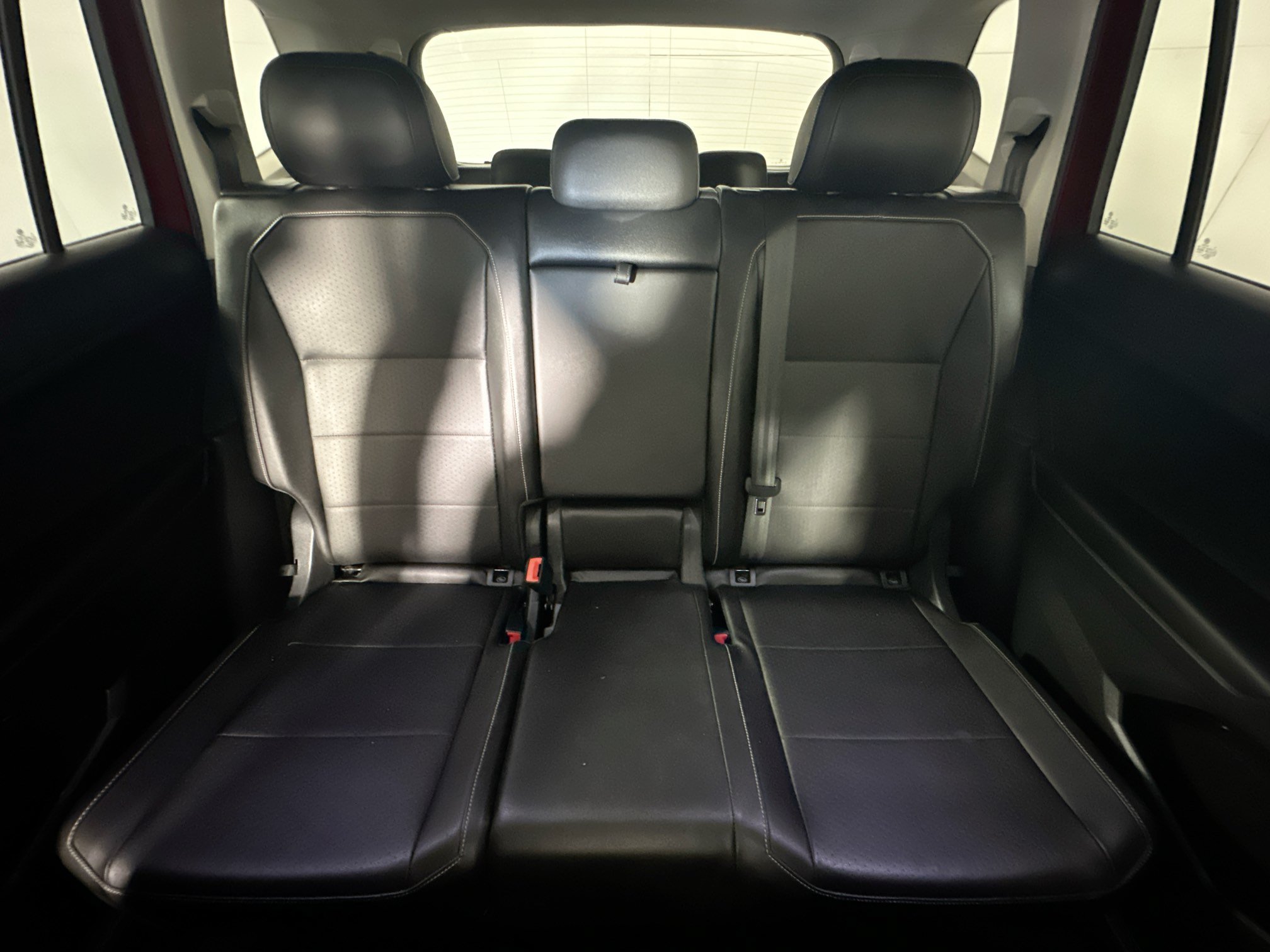 Used 2021 Volkswagen Tiguan SE w/ Panoramic Sunroof Package FWD image 30