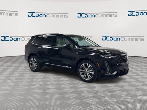 Used 2020 Cadillac XT6 Premium Luxury AWD/4WD image 2