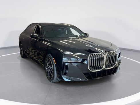 Used 2024 BMW 760i xDrive AWD/4WD image 3