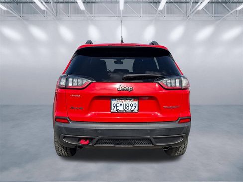 Used 2019 Jeep Cherokee Trailhawk image 5