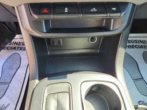 Used 2020 Chevrolet Colorado W/T w/ WT Convenience Package AWD/4WD image 20