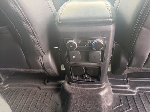 Certified 2022 Ford Explorer XLT w/ Equipment Group 202A AWD/4WD image 43