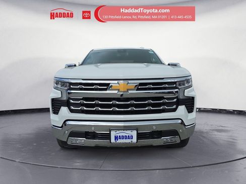 Used 2023 Chevrolet Silverado 1500 LTZ w/ Z71 Off-Road Package AWD/4WD image 9