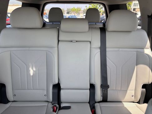 Used 2025 Hyundai Santa Fe SEL FWD image 41