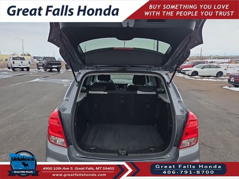 Used 2020 Chevrolet Trax LS w/ Tint and Cruise Package image 10