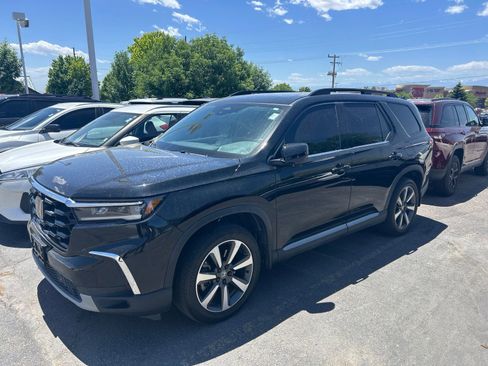 Used 2024 Honda Pilot Elite image 1