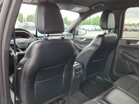 Used 2024 Ford Escape ST-Line AWD/4WD image 16