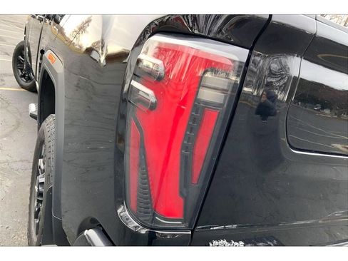 Used 2024 GMC Sierra 2500 AT4 w/ Technology Package image 30