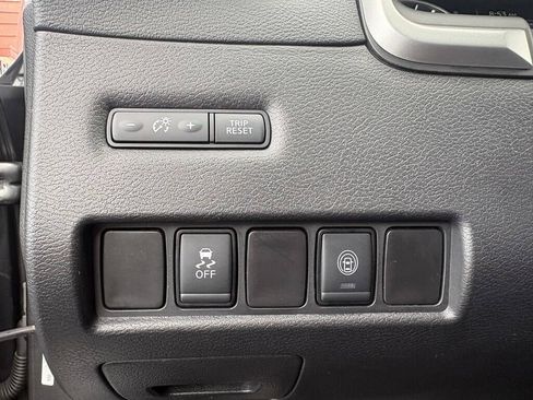Used 2020 Nissan Murano SV AWD/4WD image 16