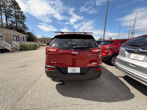 Used 2015 Jeep Cherokee Latitude image 4