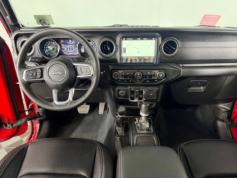 Used 2023 Jeep Wrangler Unlimited Sahara w/ Cold Weather Group AWD/4WD image 14