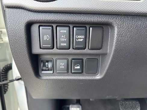 Used 2018 Nissan Titan PRO-4X w/ Pro-4x Convenience Package AWD/4WD image 55