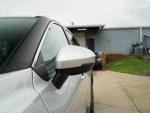 Used 2022 Nissan Rogue SV FWD image 22