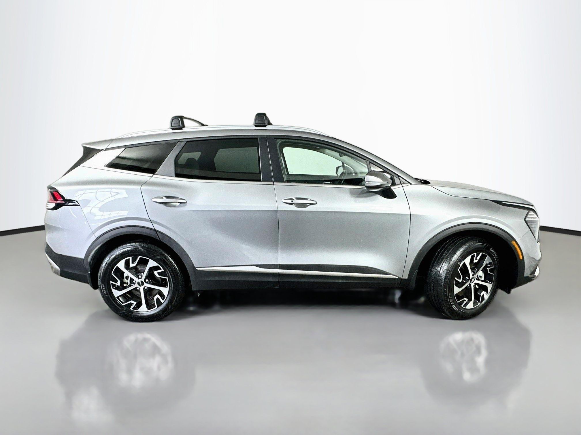 Used 2024 Kia Sportage EX AWD/4WD image 8