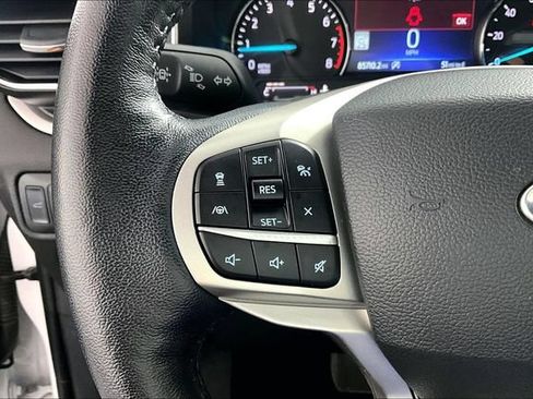 Used 2022 Ford Explorer XLT w/ Equipment Group 202A AWD/4WD image 18