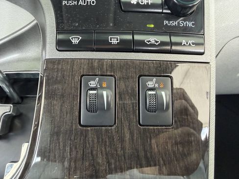 Used 2015 Toyota Venza Limited AWD/4WD image 26
