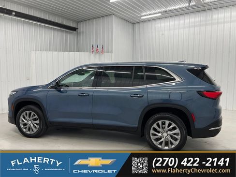 Used 2025 Buick Enclave Preferred w/ Power Package FWD image 5
