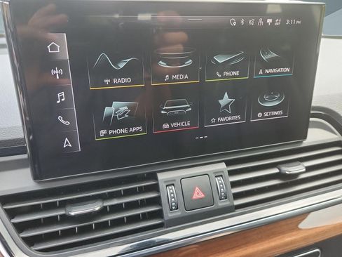 Used 2021 Audi Q5 Premium image 24