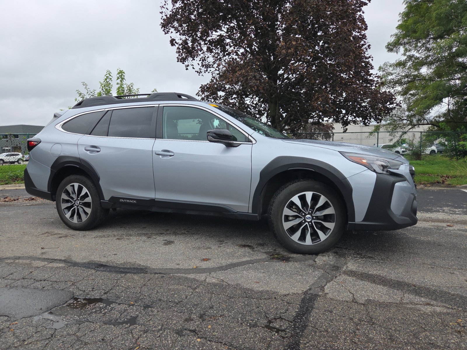 Used 2024 Subaru Outback Limited AWD/4WD image 3