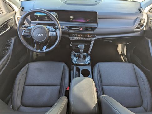 Used 2025 Kia Seltos EX w/ EX Sunroof Package image 12