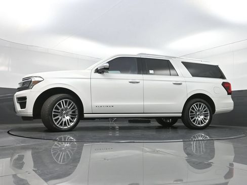 Used 2023 Ford Expedition Max Platinum AWD/4WD image 28