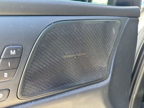 Used 2019 Volvo S60 T5 R-Design image 13