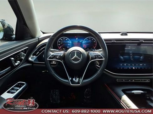 Used 2025 Mercedes-Benz E 350 4MATIC Sedan image 13