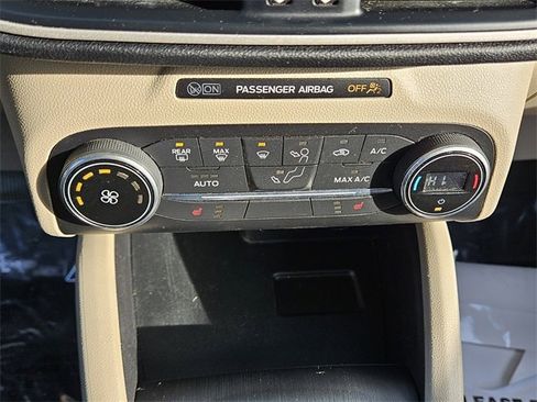 Used 2020 Ford Escape SE image 20